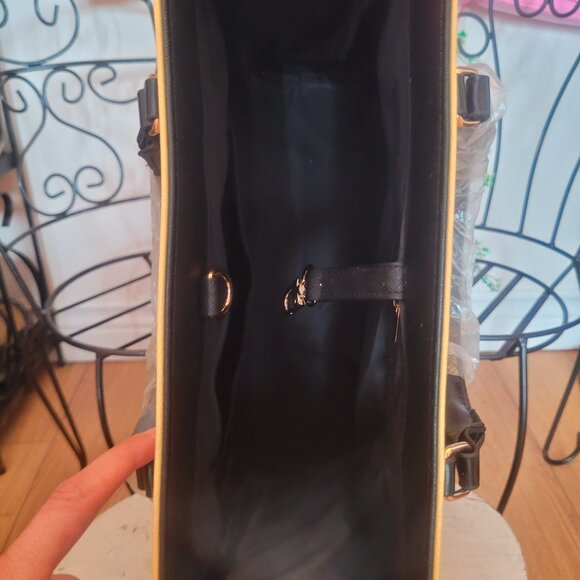 DISNEYS PLUTO HANDBAG -SOLD- - Picture 2 of 3